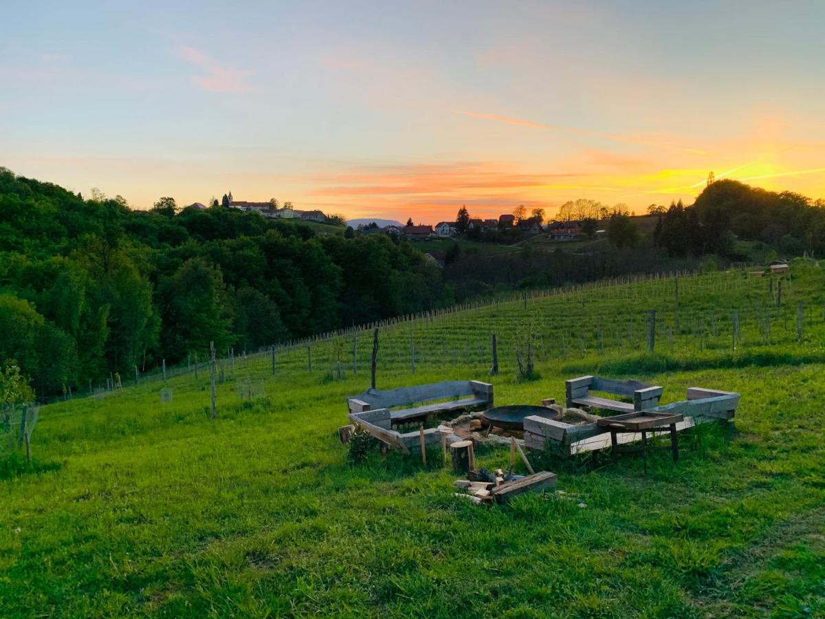 Boutique Glamping Divja Divine Zgornja Korena